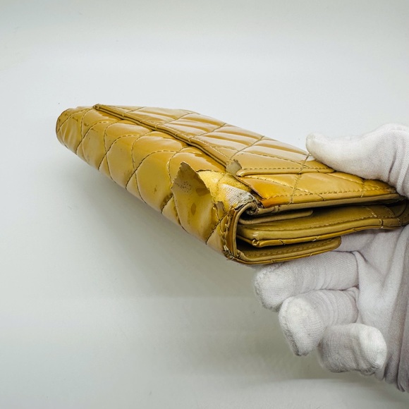 Chanel quilted Classic Flap Wallet - Picture 9 of 13